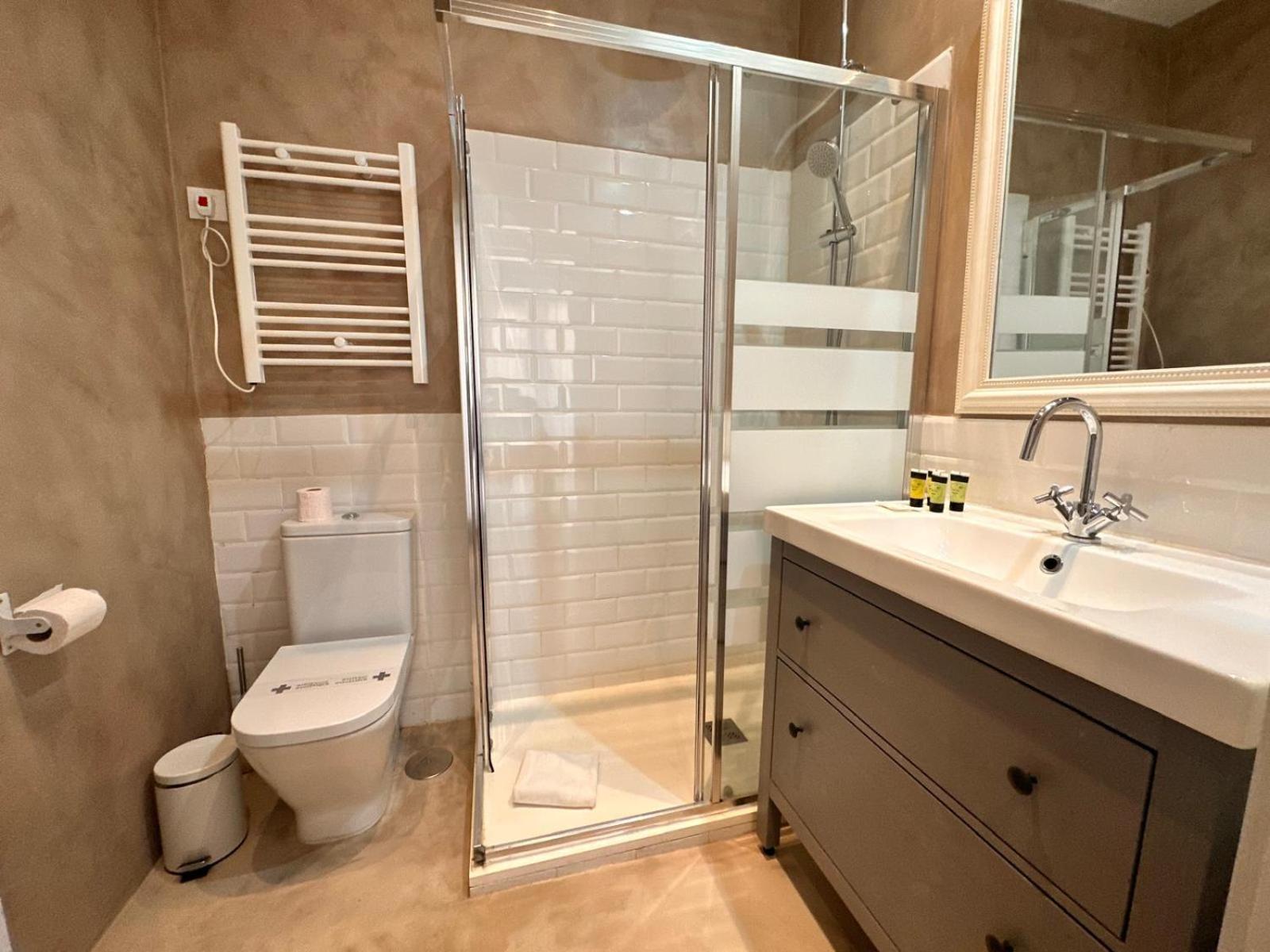 Amazing 3Bd 3Bth With 9 Balconies By Madrid4You Apartments Exterior photo